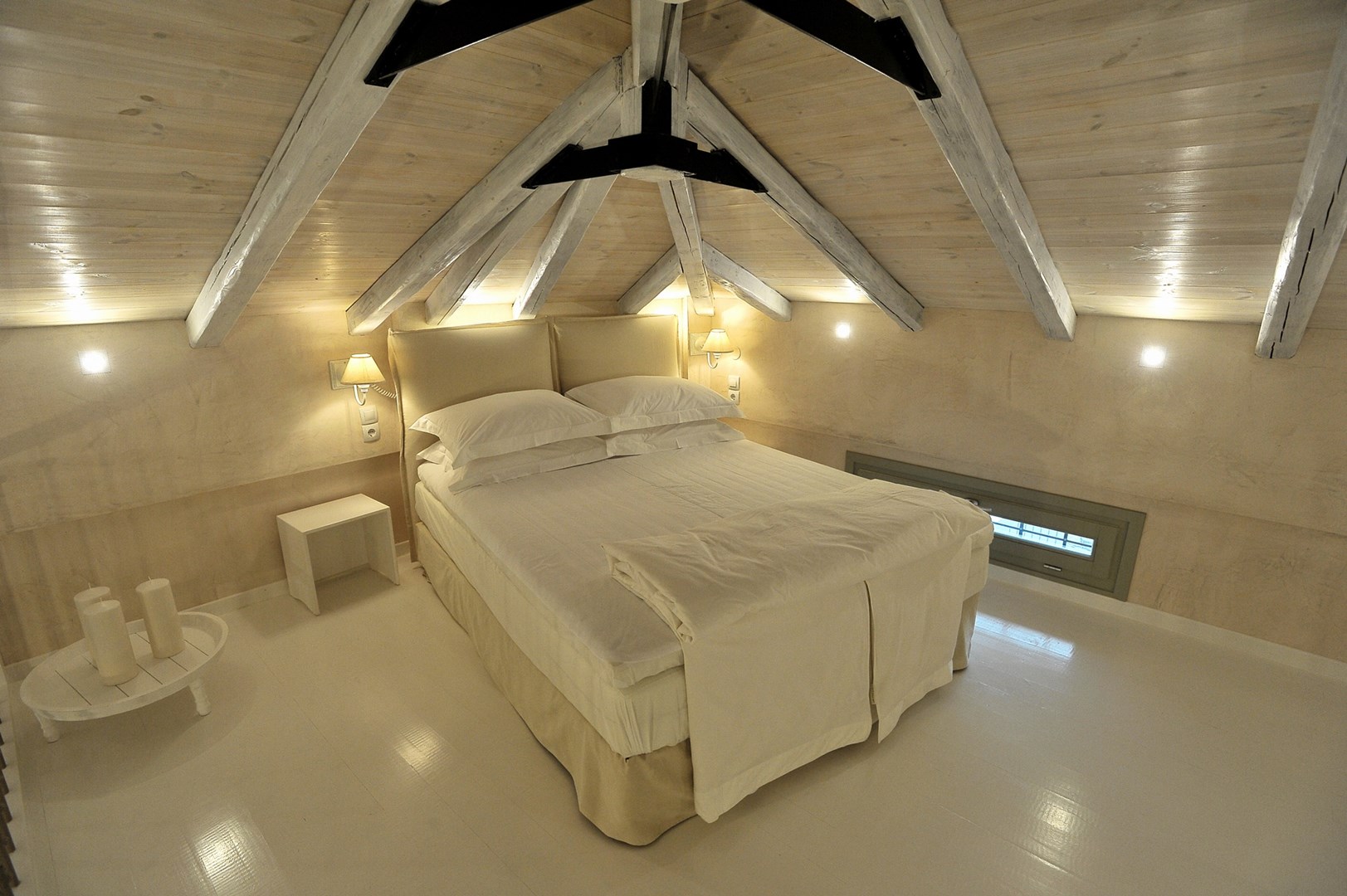 Chroma Pelion Villas-White vila spavaca soba.jpg