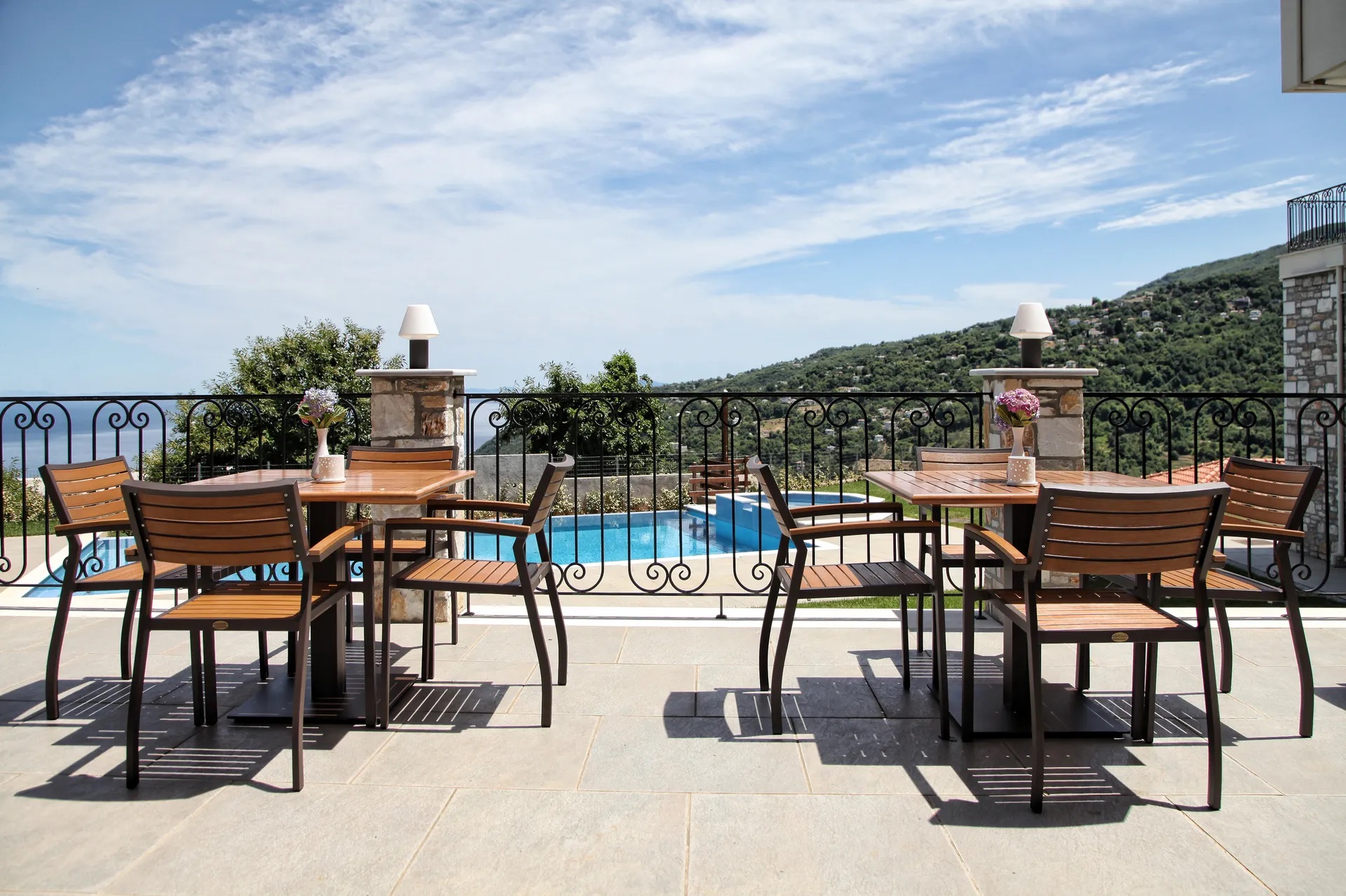 Theta Hotel-Pogled na okolinu.jpg