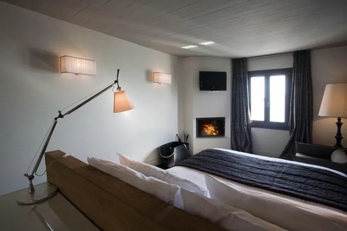 Despotiko Hotel Portaria-Executuve.jpg