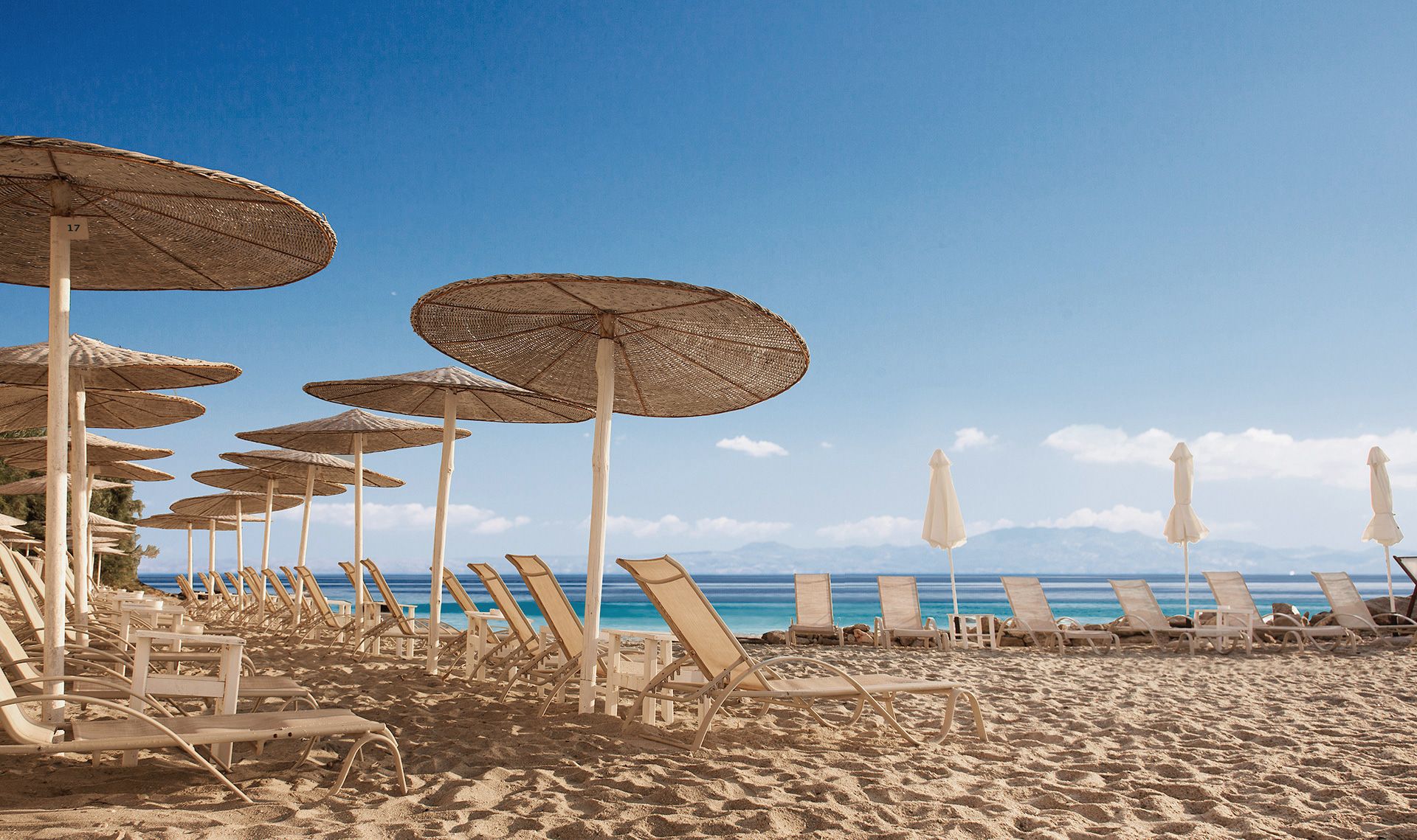 White Suites Resort plaža hotela.jpg