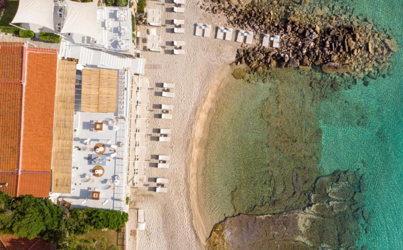White Suites Resort plaža.jpg