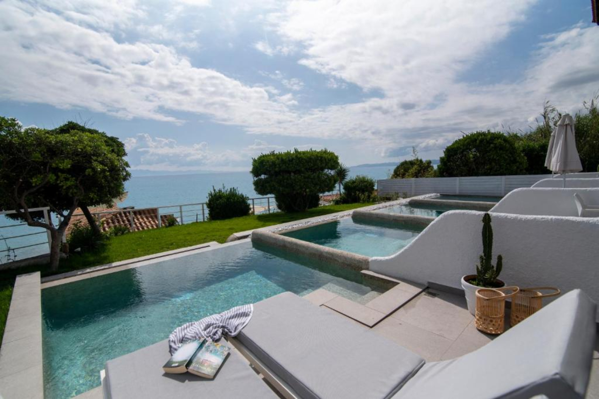 White Suites Resort privatni mini bazeni.jpg