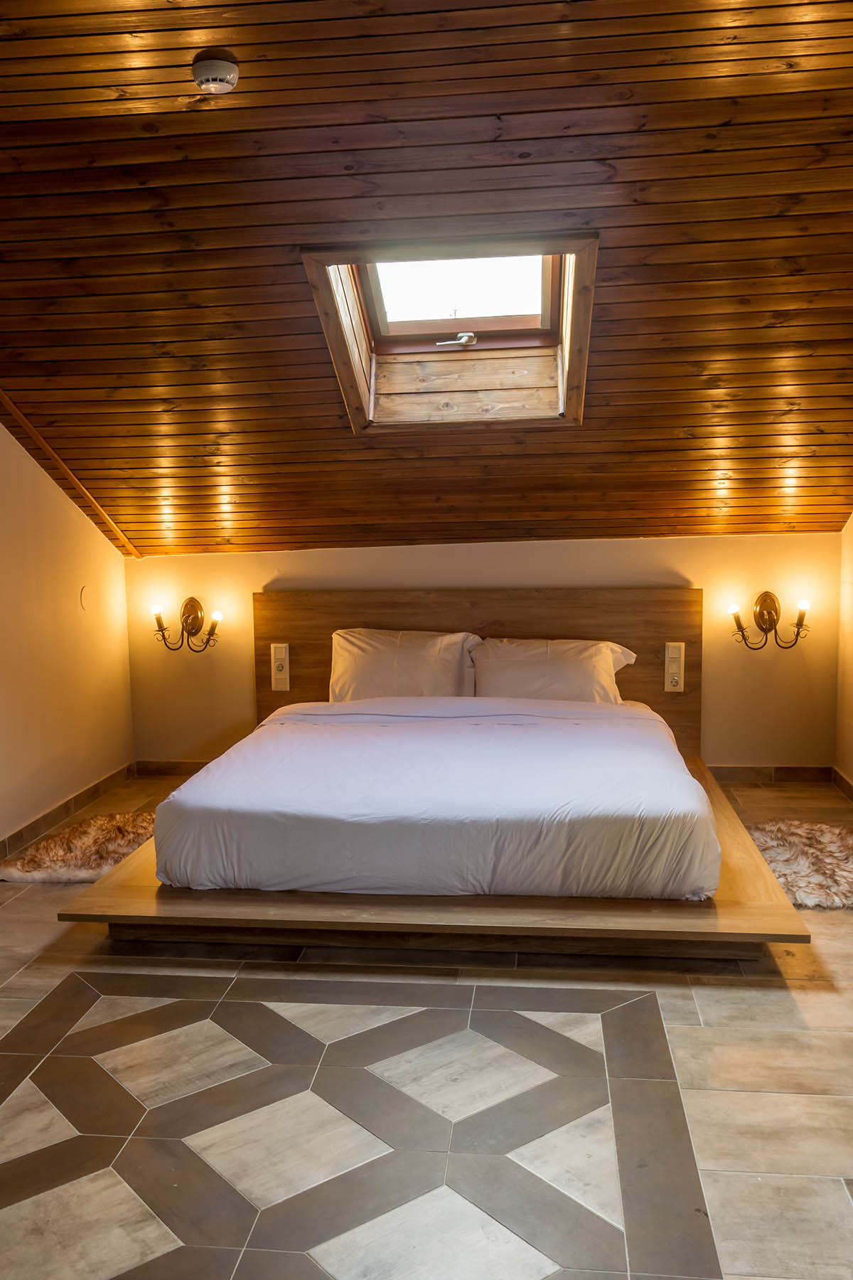 Hotel Mythic Valley mezoneta Ourania.jpg