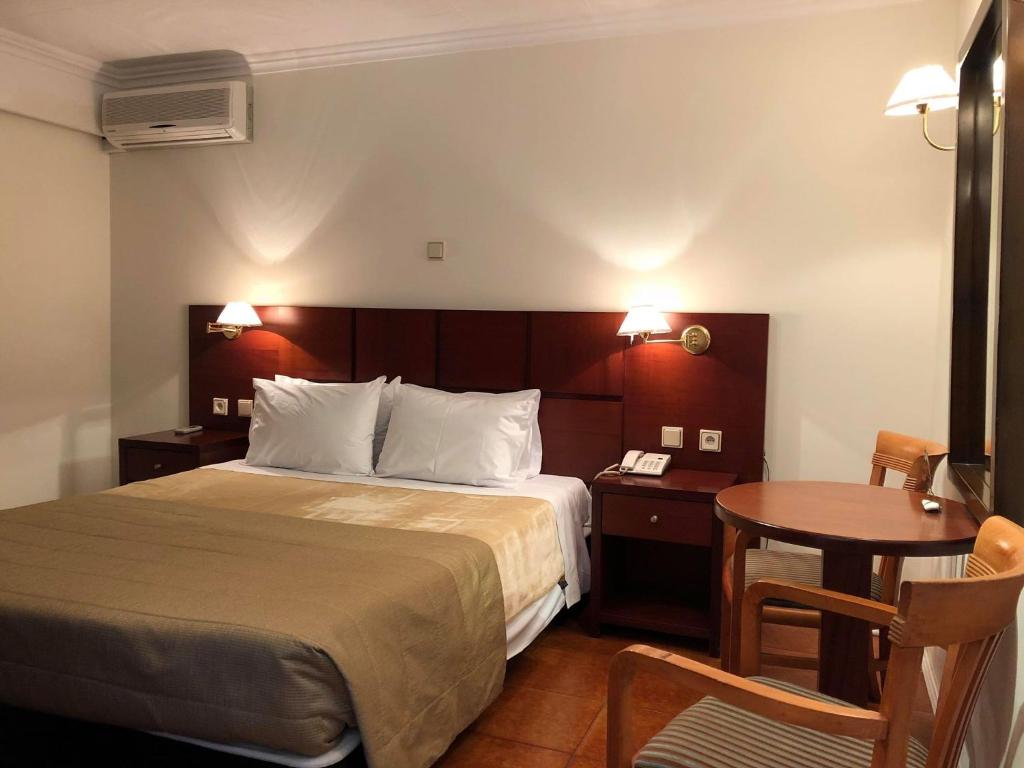 Hotel Phillippion Thessaloniki jednokrevetna soba.jpg