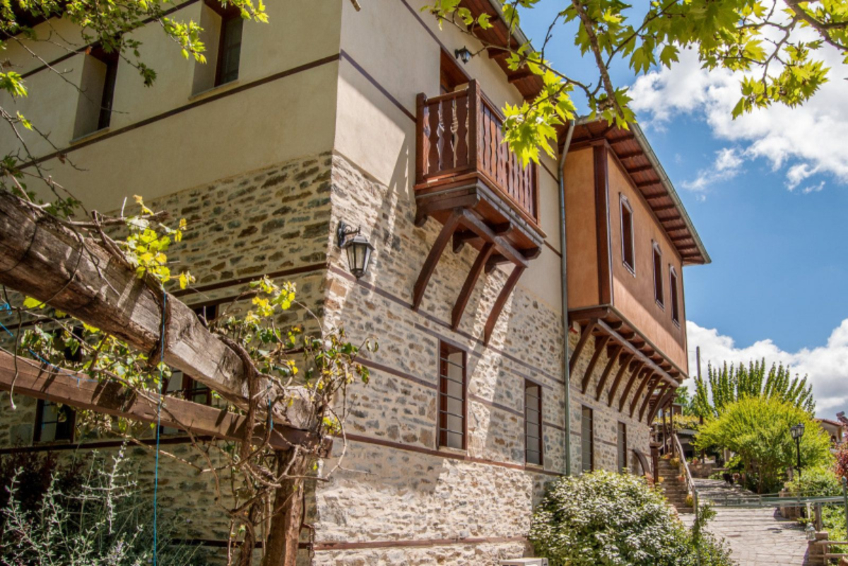 Hotel Viraggas Mansion izgled od spolja.jpg
