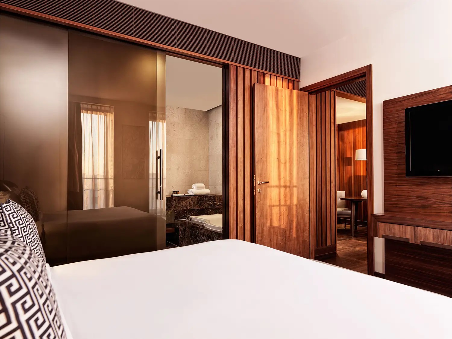Metropol Palace Hotel Belgrade-Executive suite.jpg