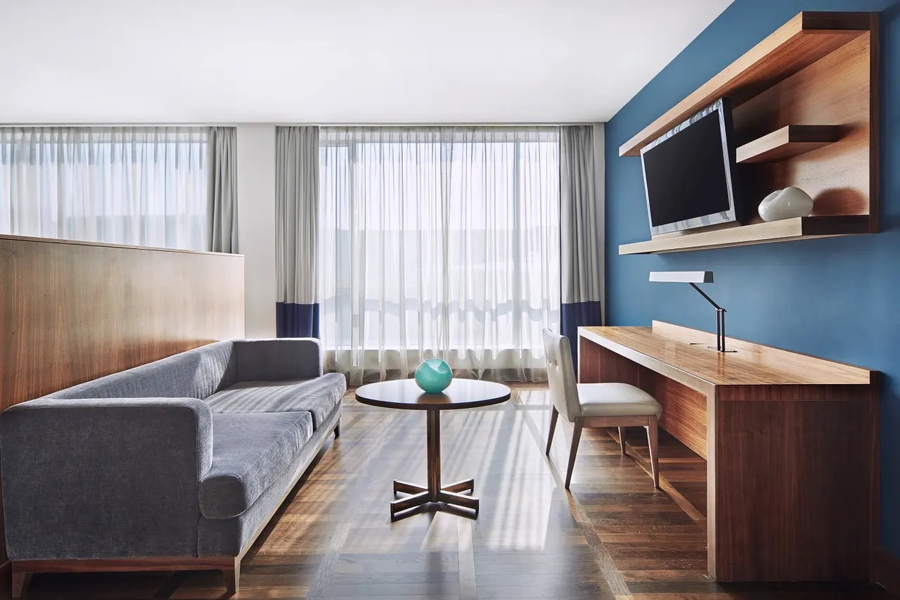 Metropol Palace Hotel Belgrade-Family suite.jpg