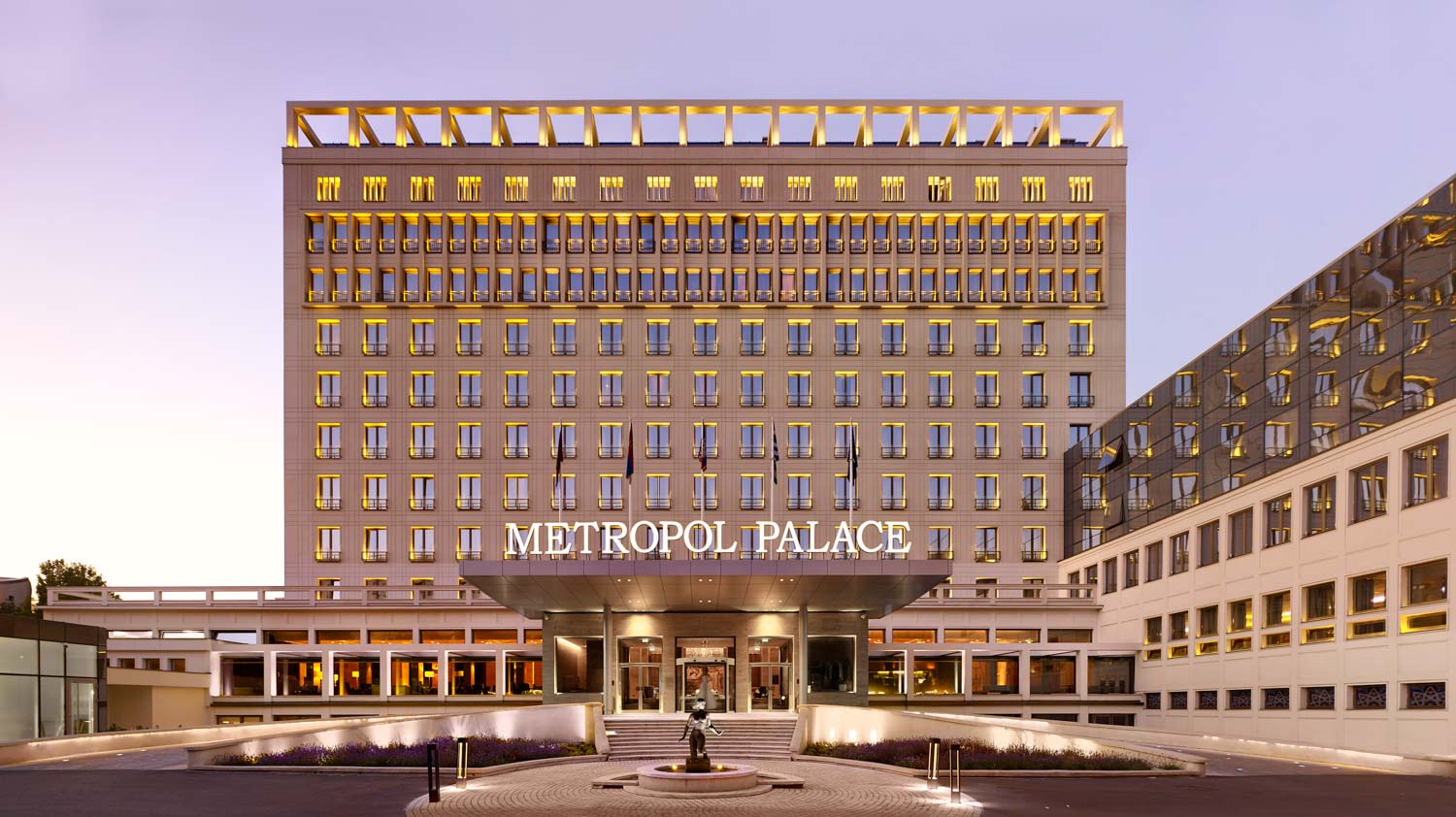 Metropol Palace Hotel Belgrade-Hotel spolja.jpg