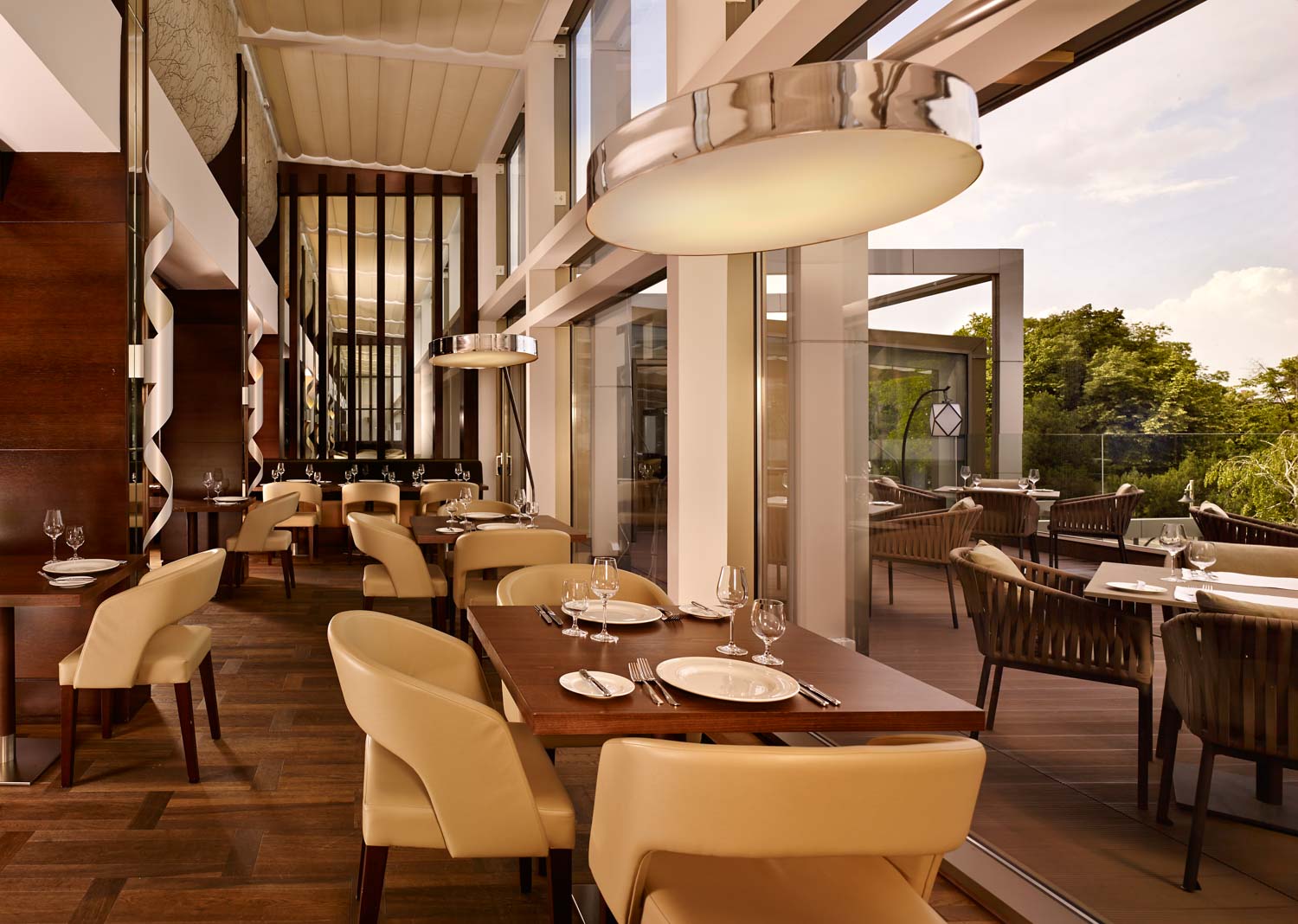 Metropol Palace Hotel Belgrade-Restoran.jpg