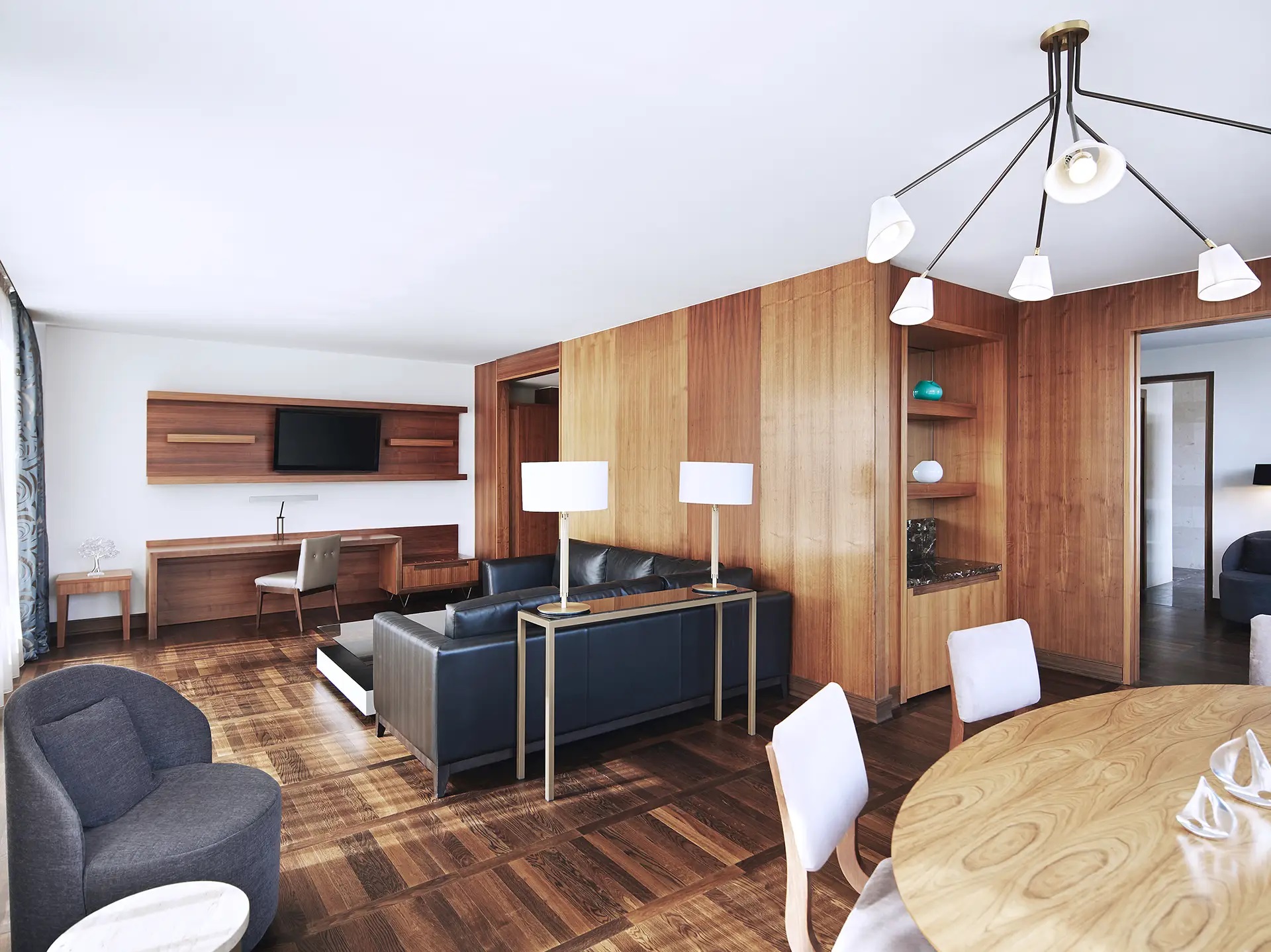 Metropol Palace Hotel Belgrade-Royal suite.jpg