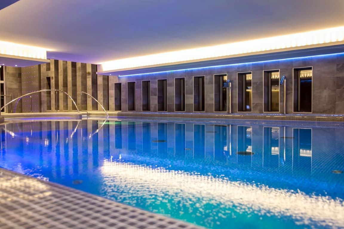 Bonvital Wellness & Gastro Hotel Heviz-Unutrasnji bazen.jpg