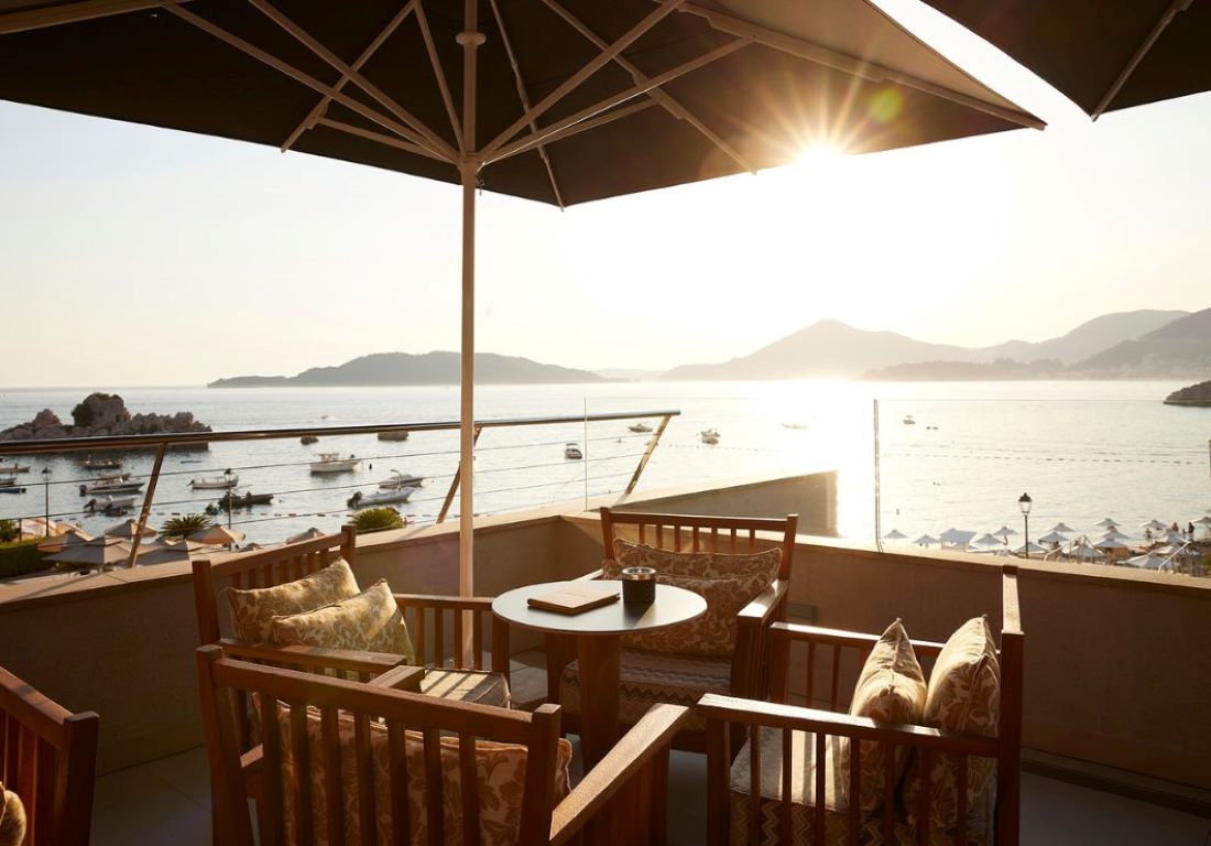 Maestral Resort & Casino-Aperativo bar.jpg