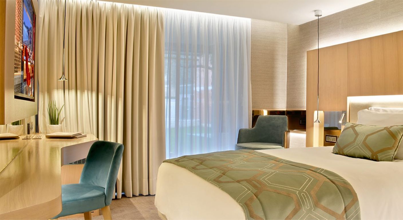 Maestral Resort & Casino-Premium soba pogled park.jpg