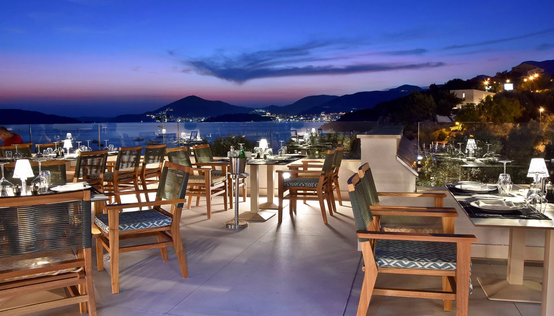Maestral Resort & Casino-Terasa restorana.jpg