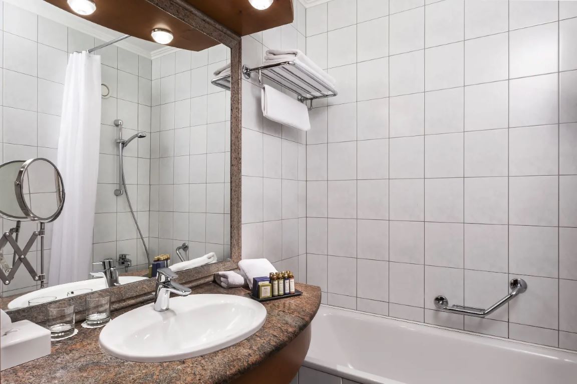 Ensana Thermal Heviz-Kupatilo.jpg