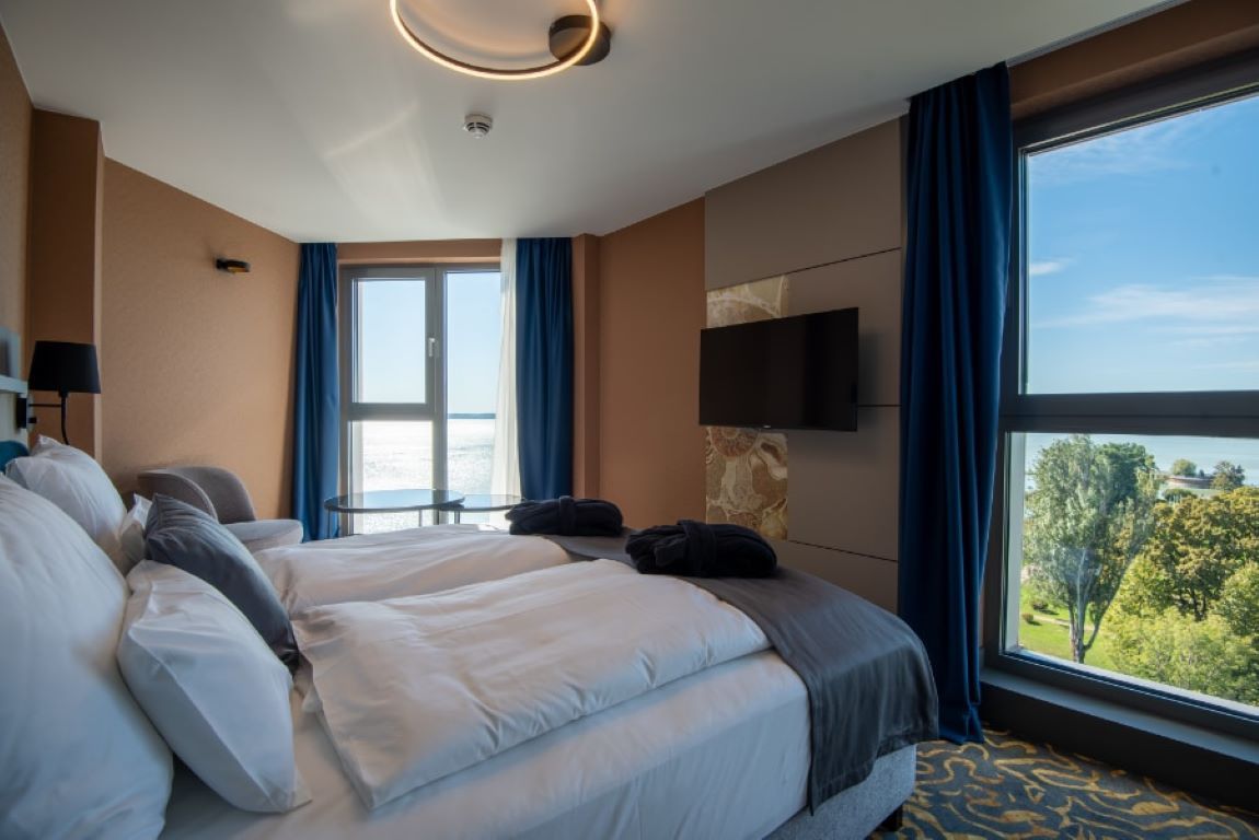 Helikon Hotel-Francuski lezaj.jpg