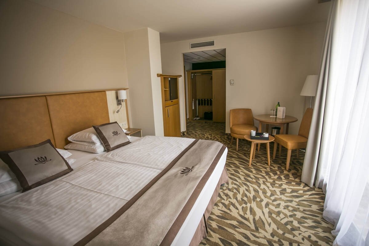 Lotus Therme Hotel & Spa-Panoramic soba.jpg