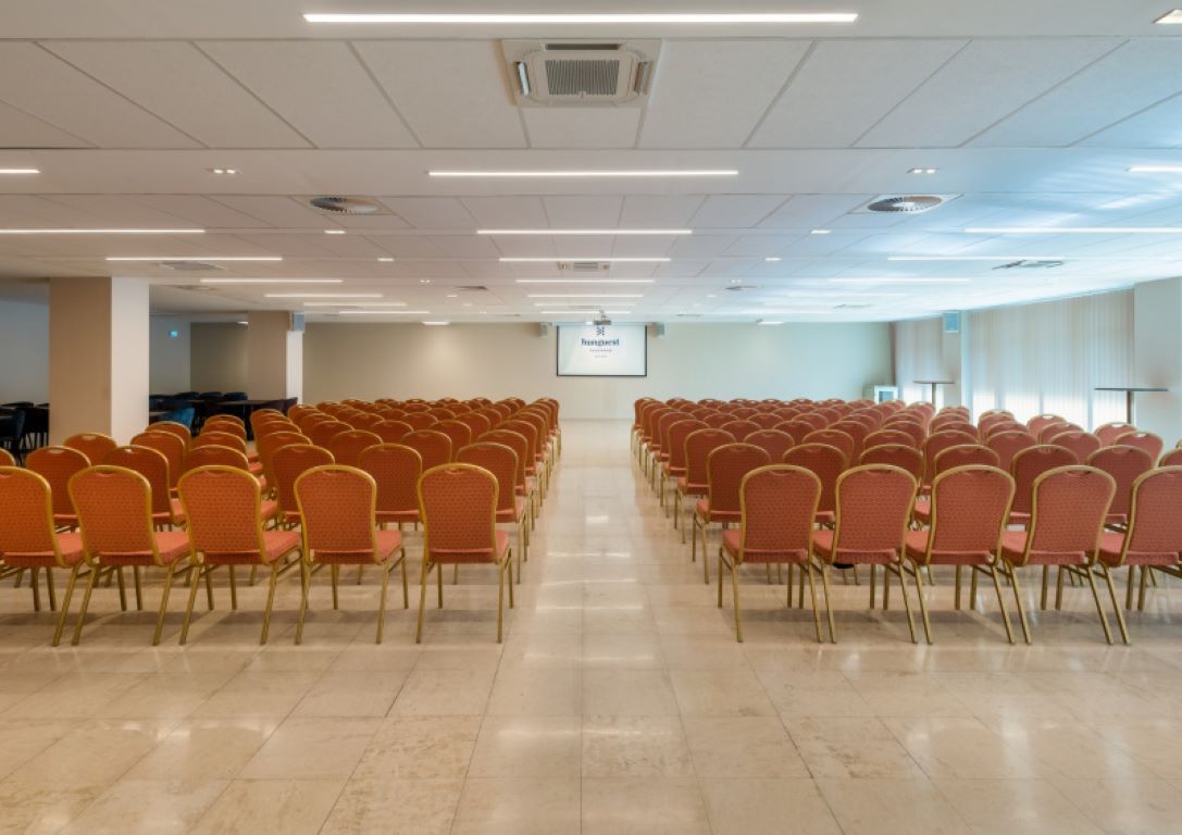 Hunguest Hotel Panorama-Sala za konferencije.jpg