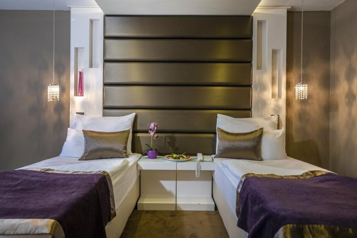 Residence Hotel Balaton-Soba sa odvojenim lezajima.jpg