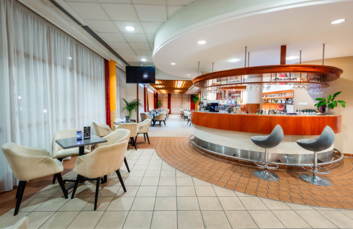 Hunguest Hotel Pelion-Lobby bar.jpg