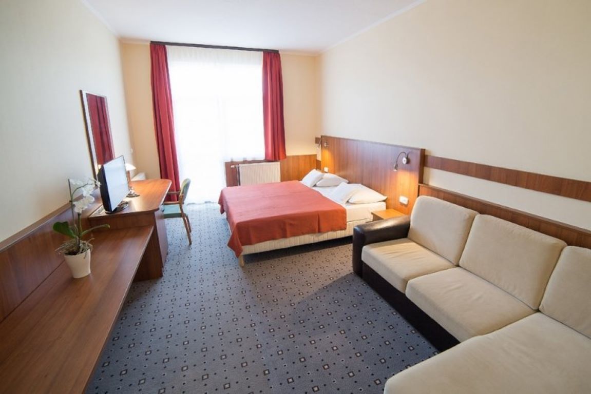 Art Hotel-Porodicna soba.jpg