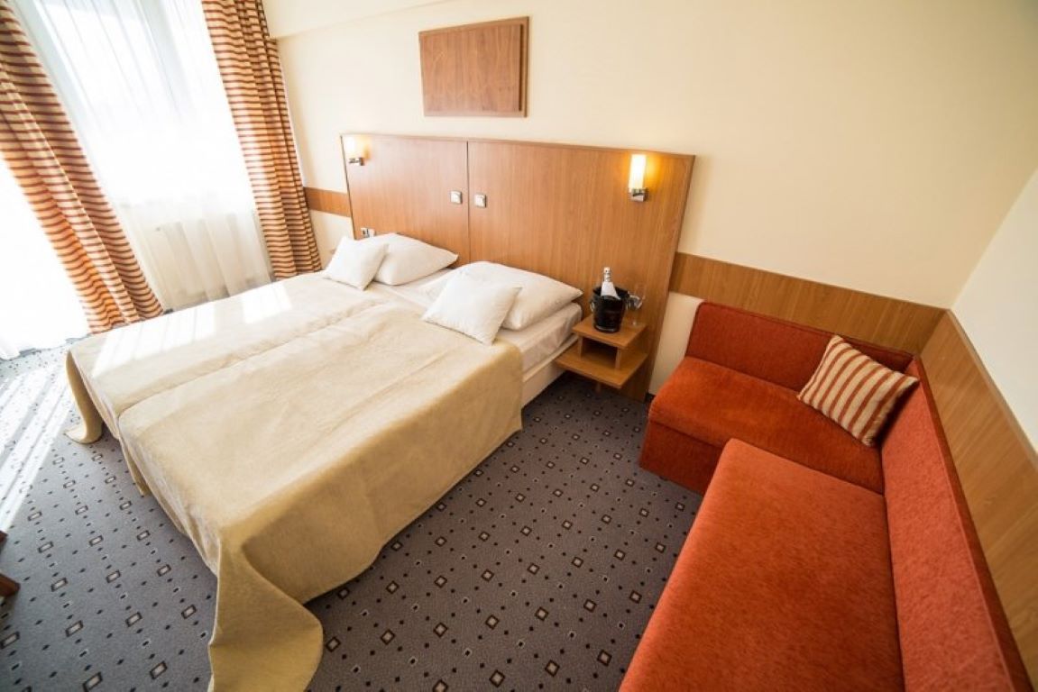 Art Hotel Zalakaros-Dvokrevetna soba sa pomocnim lezajem.jpg