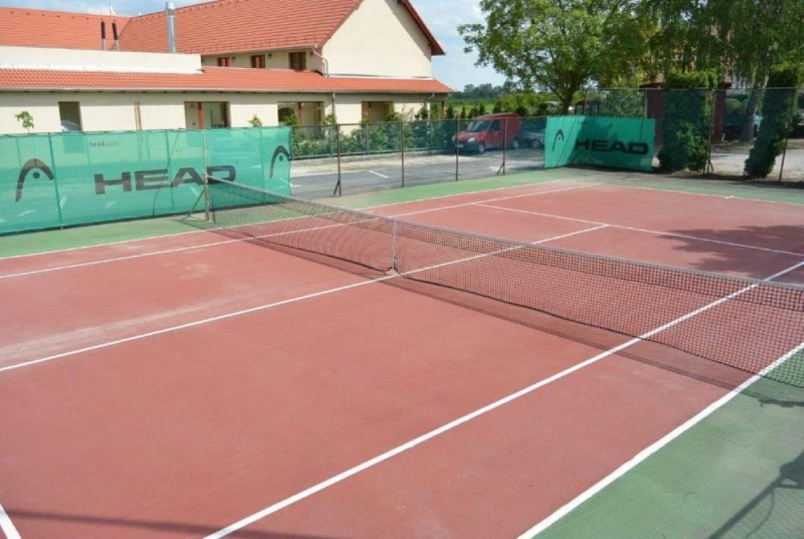 Art Hotel Zalakaros-Teniski teren.jpg