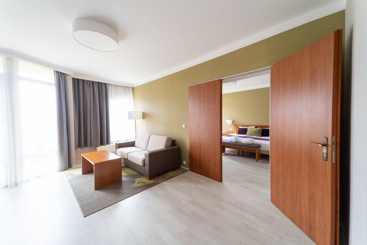 Hotel Karos Spa-Dnevna soba.jpg