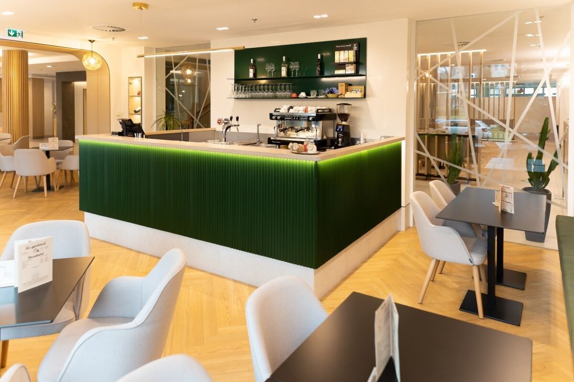 Karos Spa-Bar.jpg