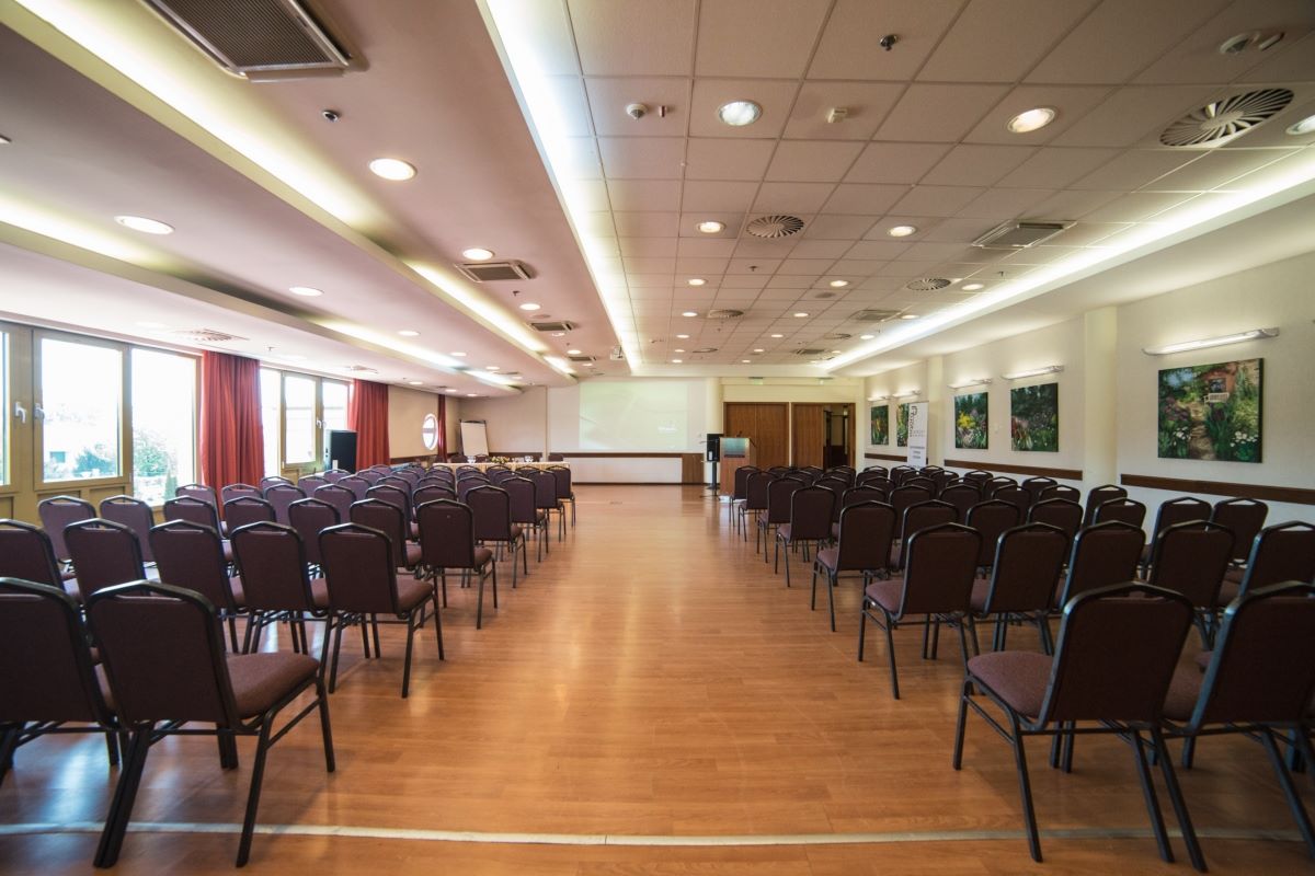 Karos Spa Hotel-Sala za konferencije.jpg