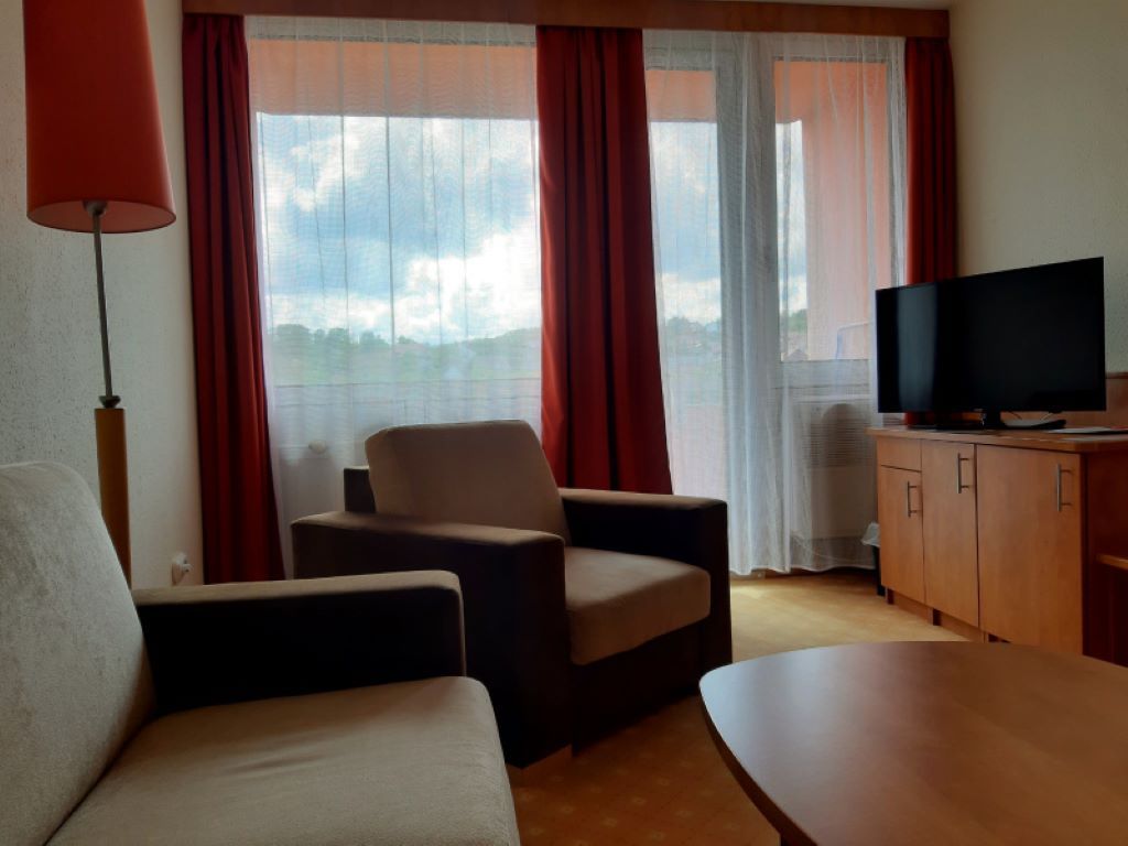 Hunguest Hotel Freya-Dnevna soba.jpg