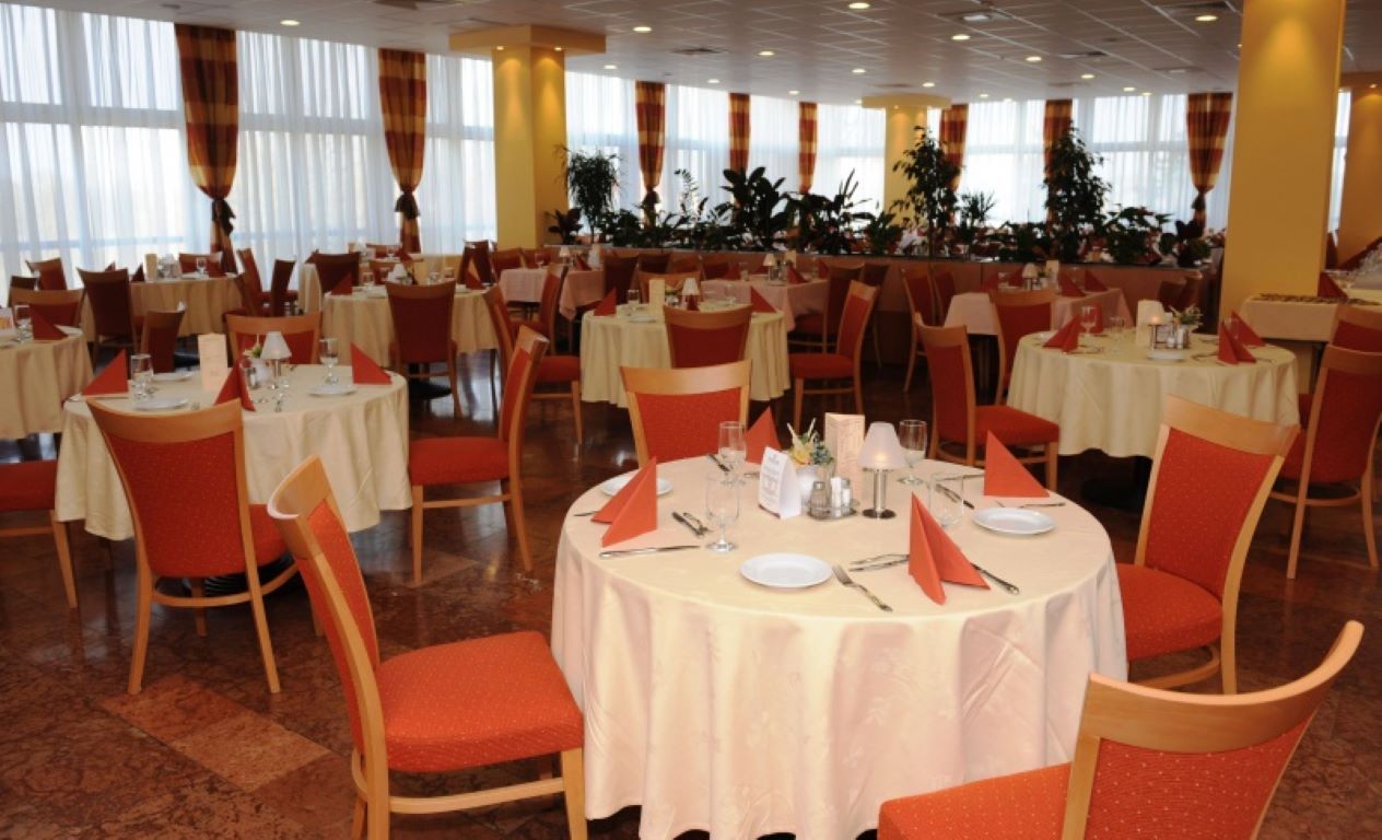 Hunguest Hotel Freya-Restoran.jpg
