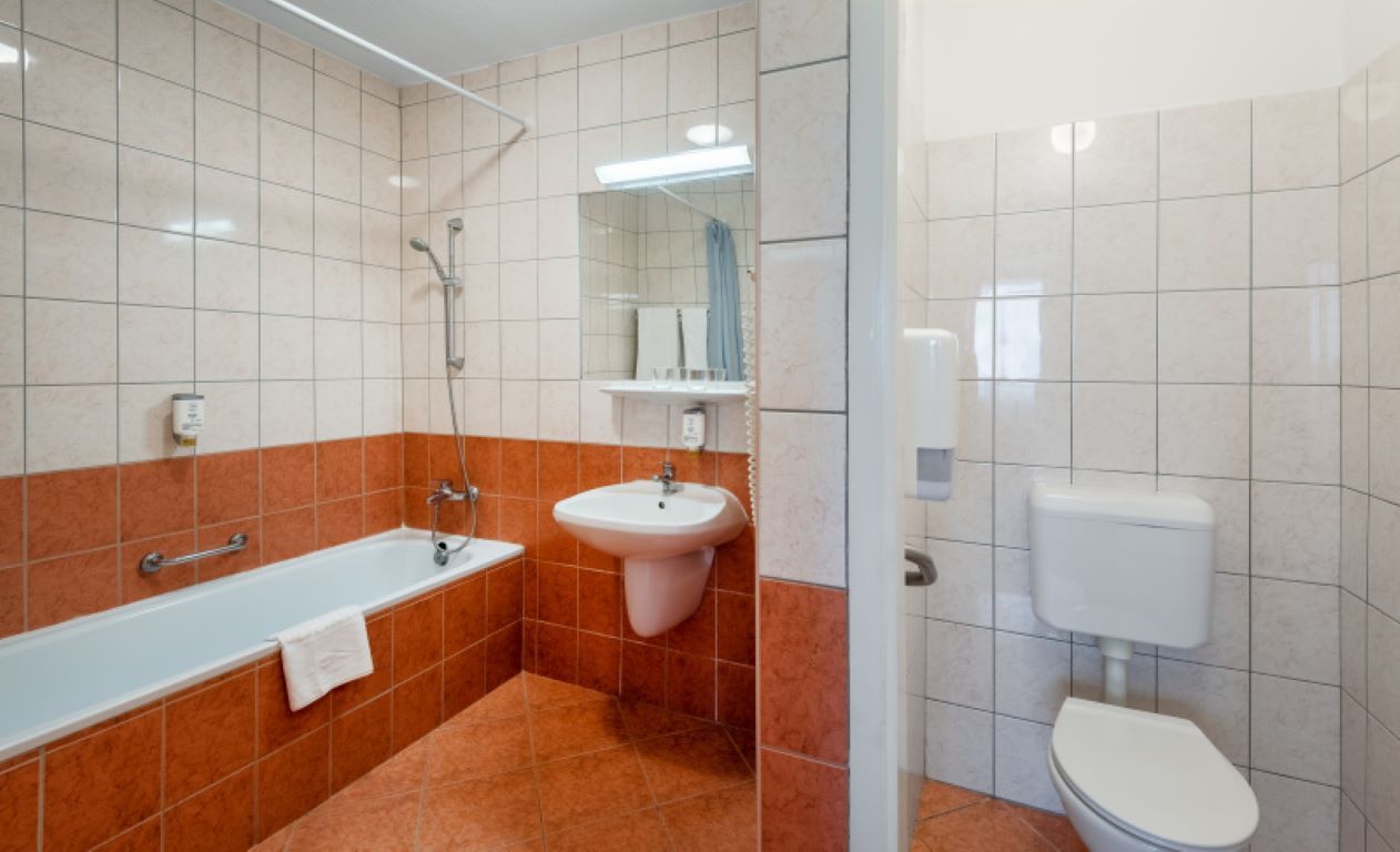 Hunguest Hotel Freya-Studio apartman kupatilo.jpg