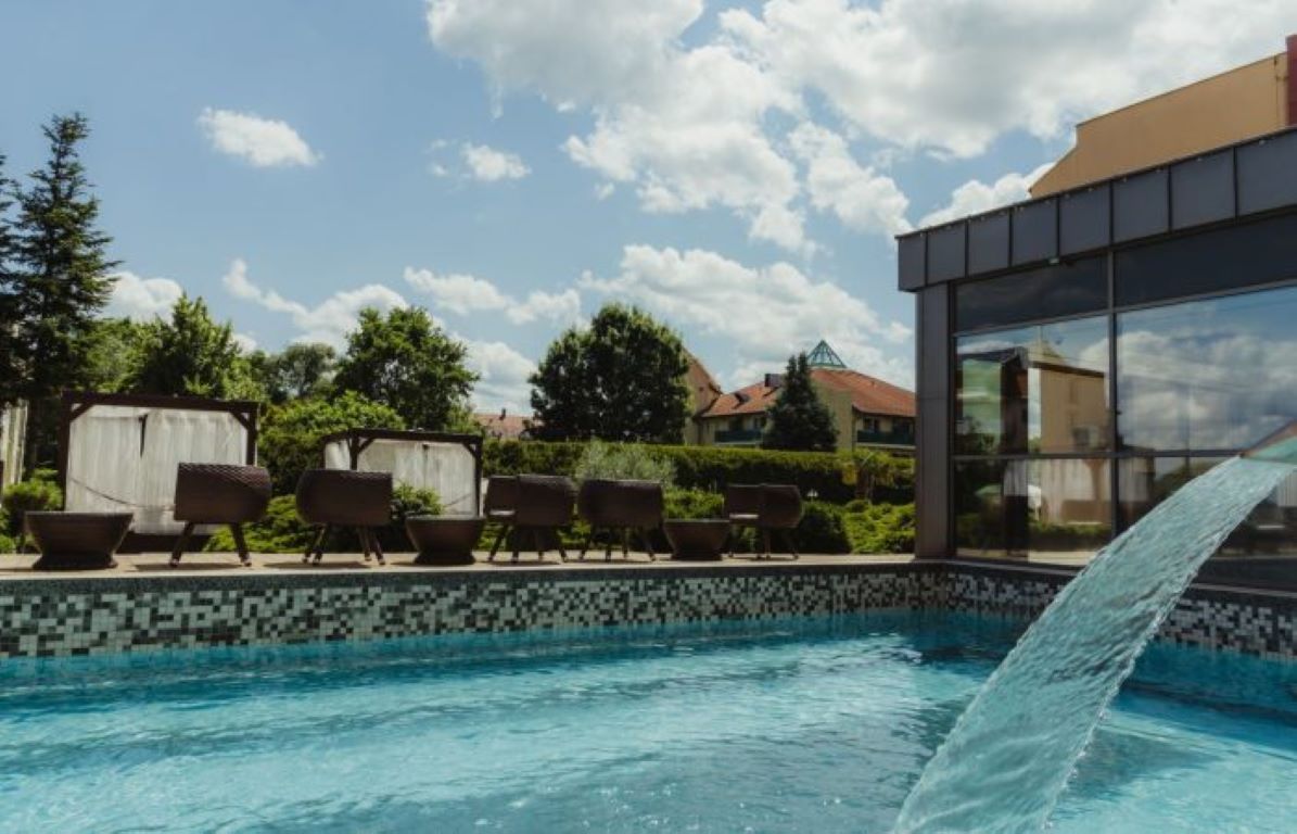 Belenus Thermalhotel-Bazen.jpg