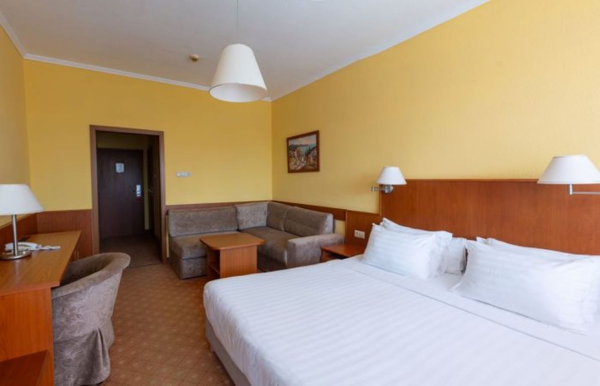 Belenus Thermalhotel-Double room.jpg