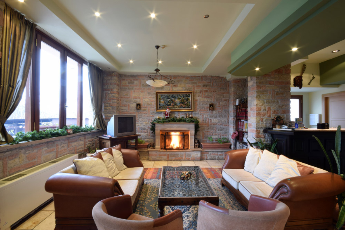 Mont Helmos Hotel lobi.jpg
