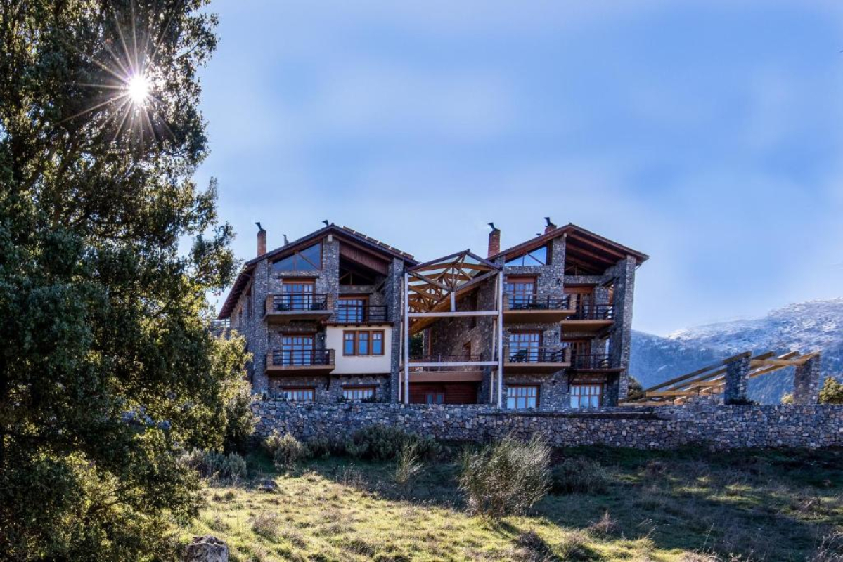 Azainas Chalet Kalavrita.jpg