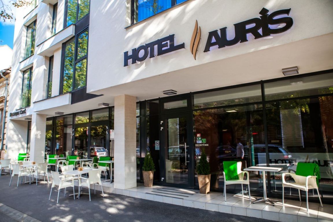 Hotel Auris-Hotel spolja.jpg