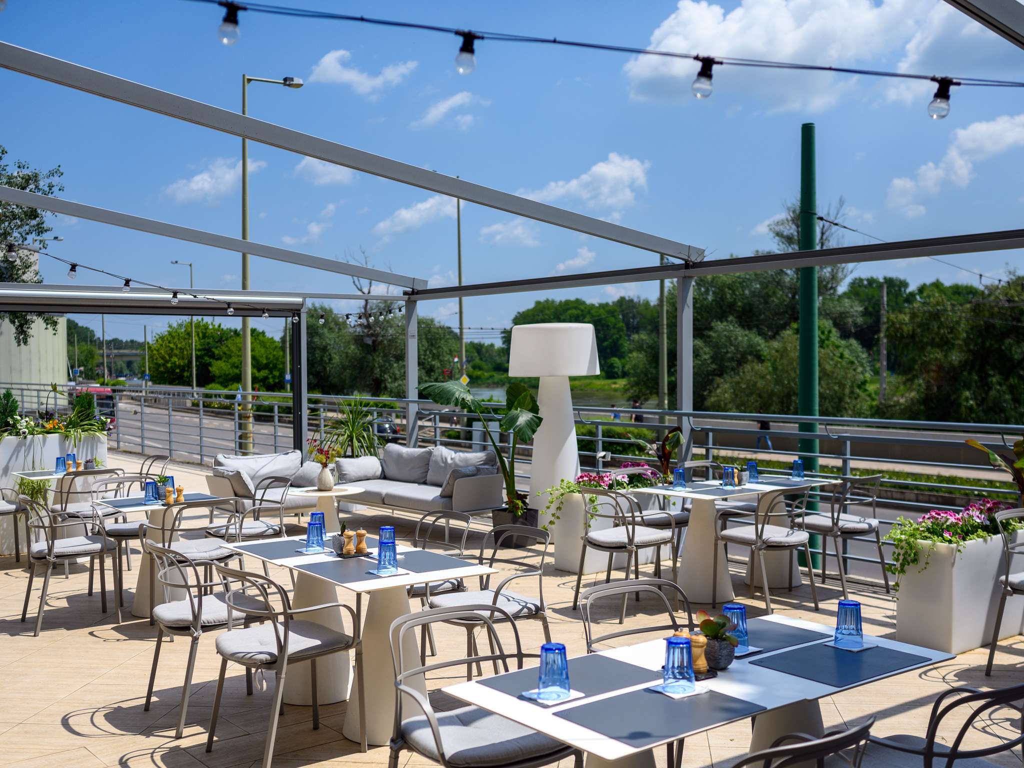 Novotel Szeged-Terasa restorana.jpg