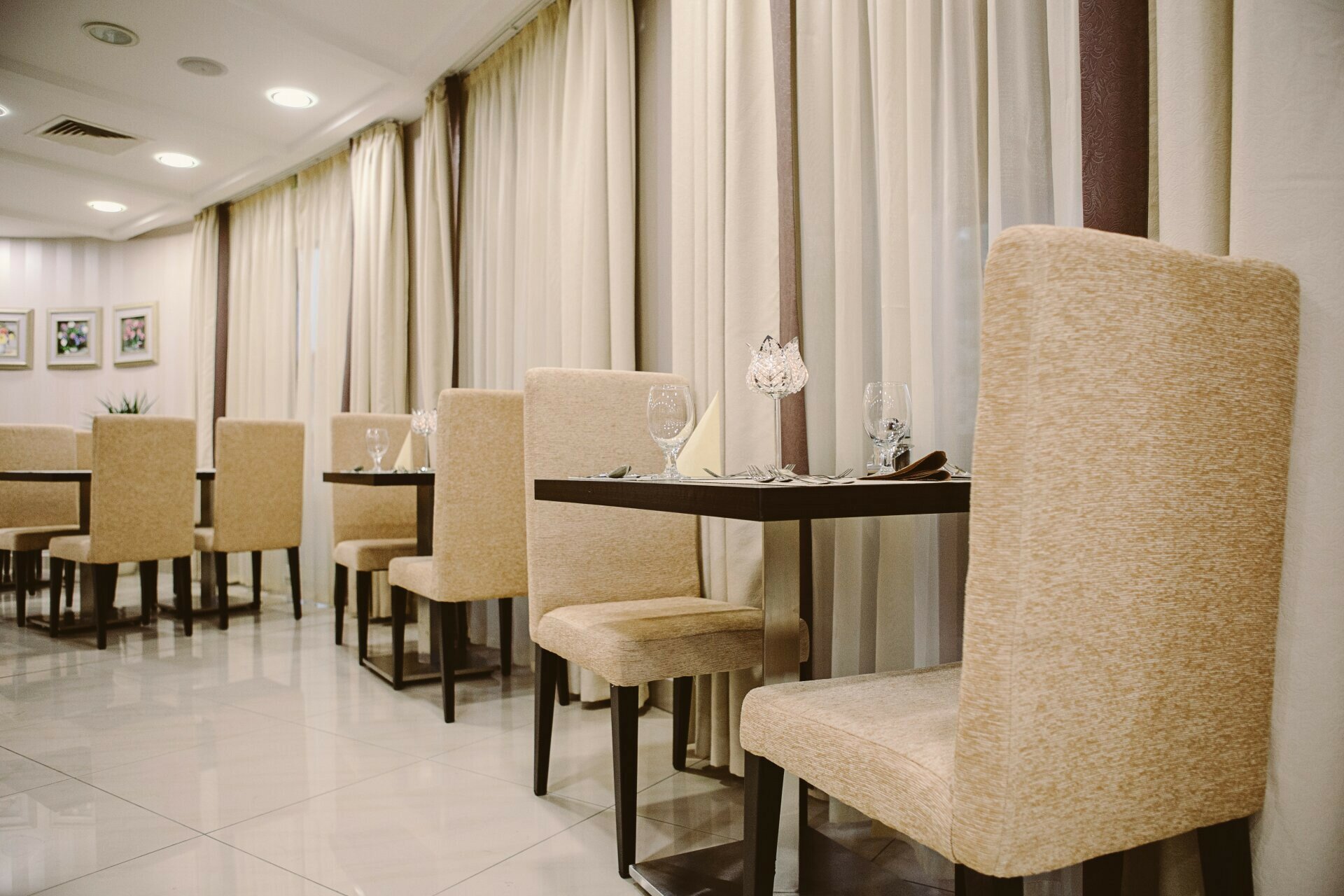 Elixir Medical Wellness Hotel-Kafe bar.jpg