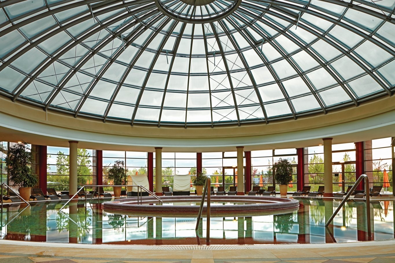 Aquaworld Resort Budapest-Unutrasnji bazen.jpg