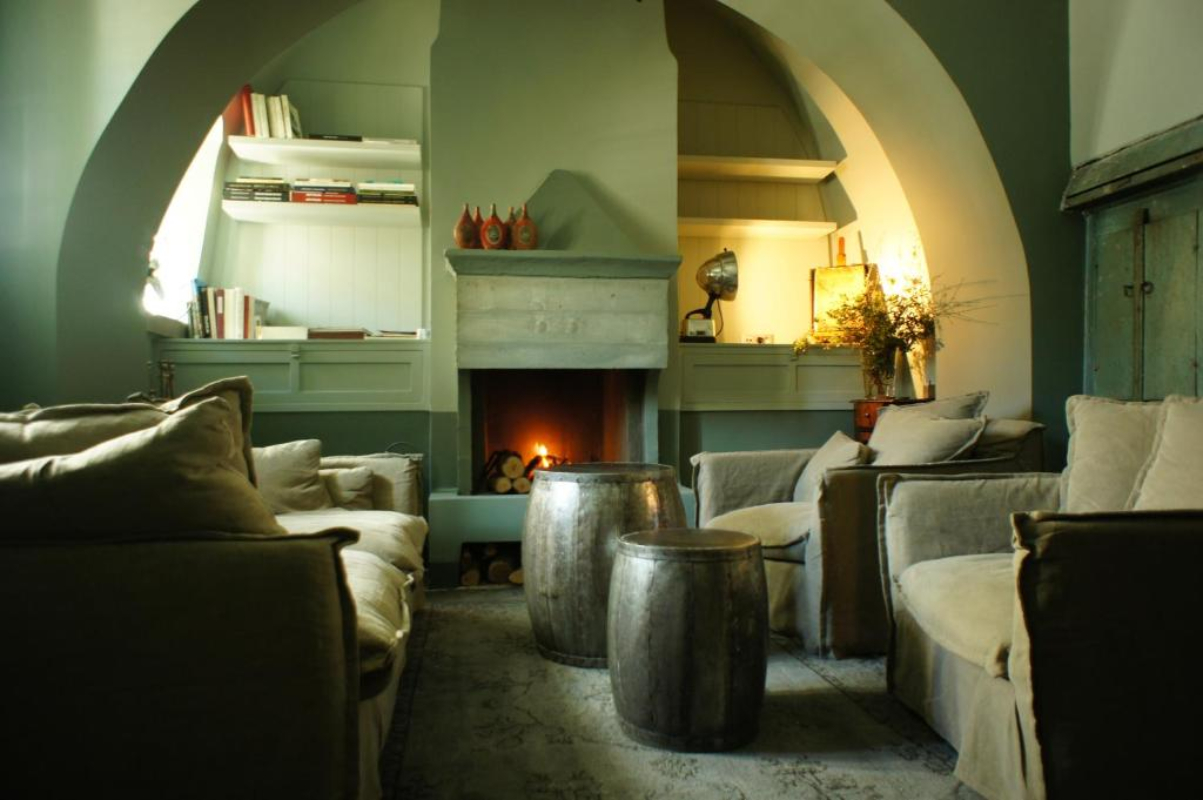Aperios Chora Hotel lobi.jpg