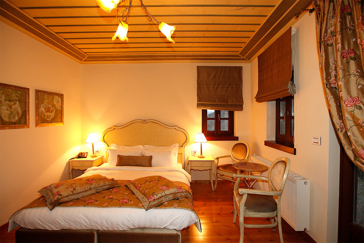 Athina hotel delux dvokrevetna soba.jpg
