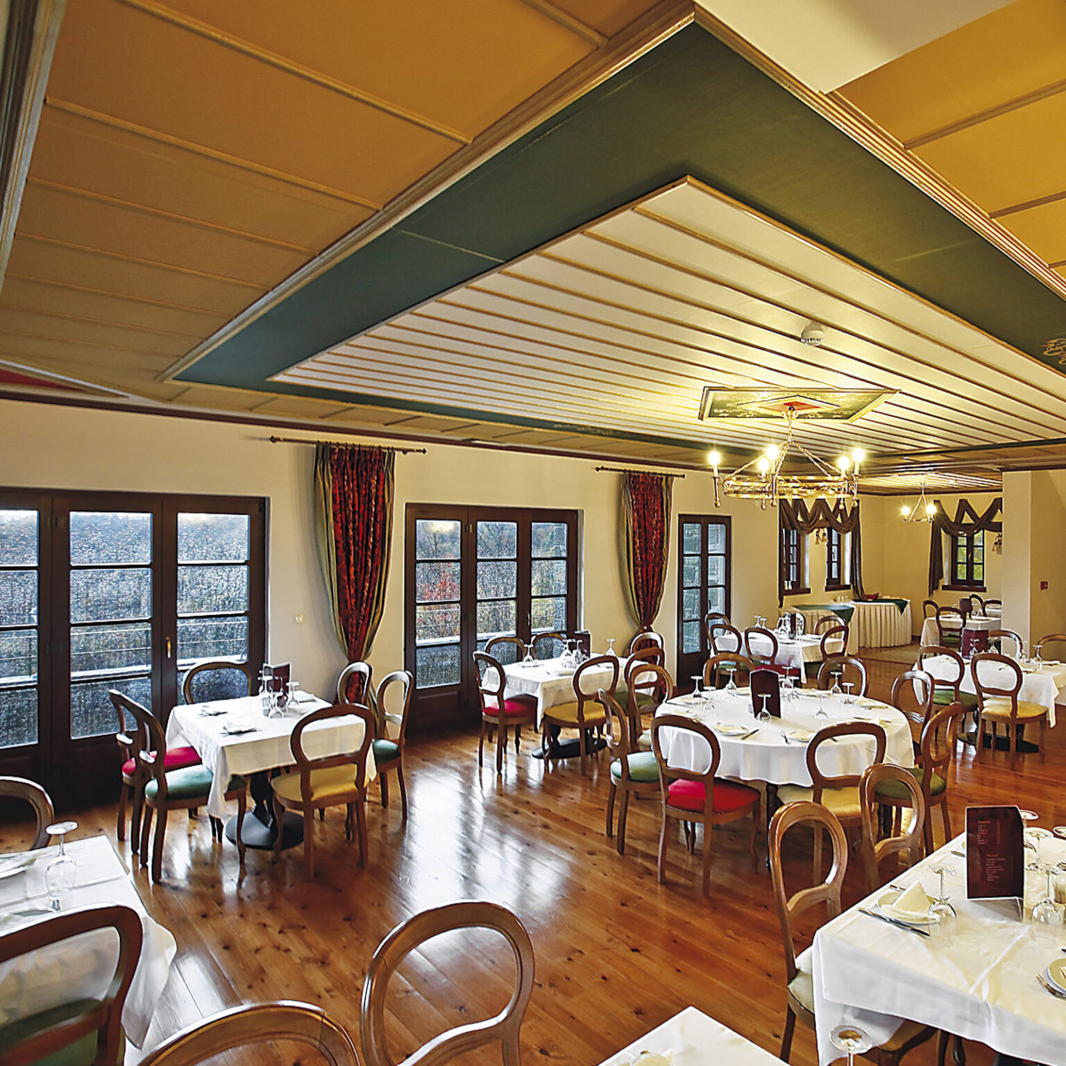 Athina hotel restoran.jpg