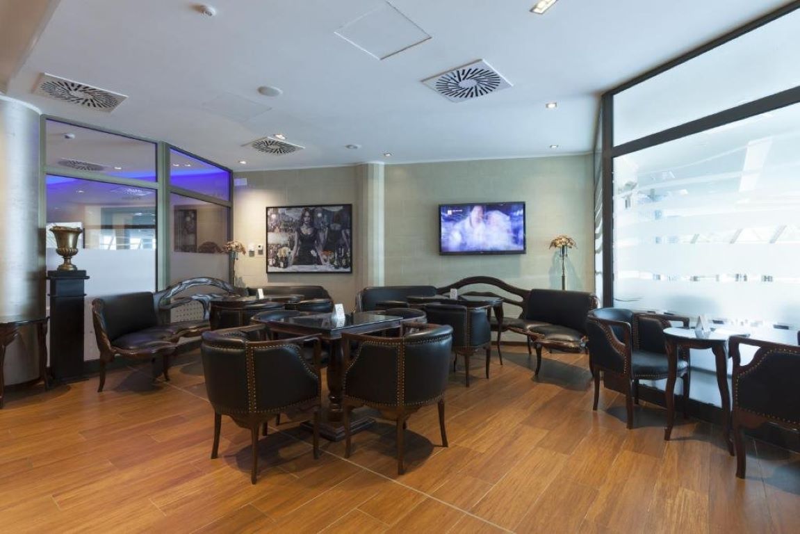 Hotel Premier Aqua-Kafe Terasa.jpg