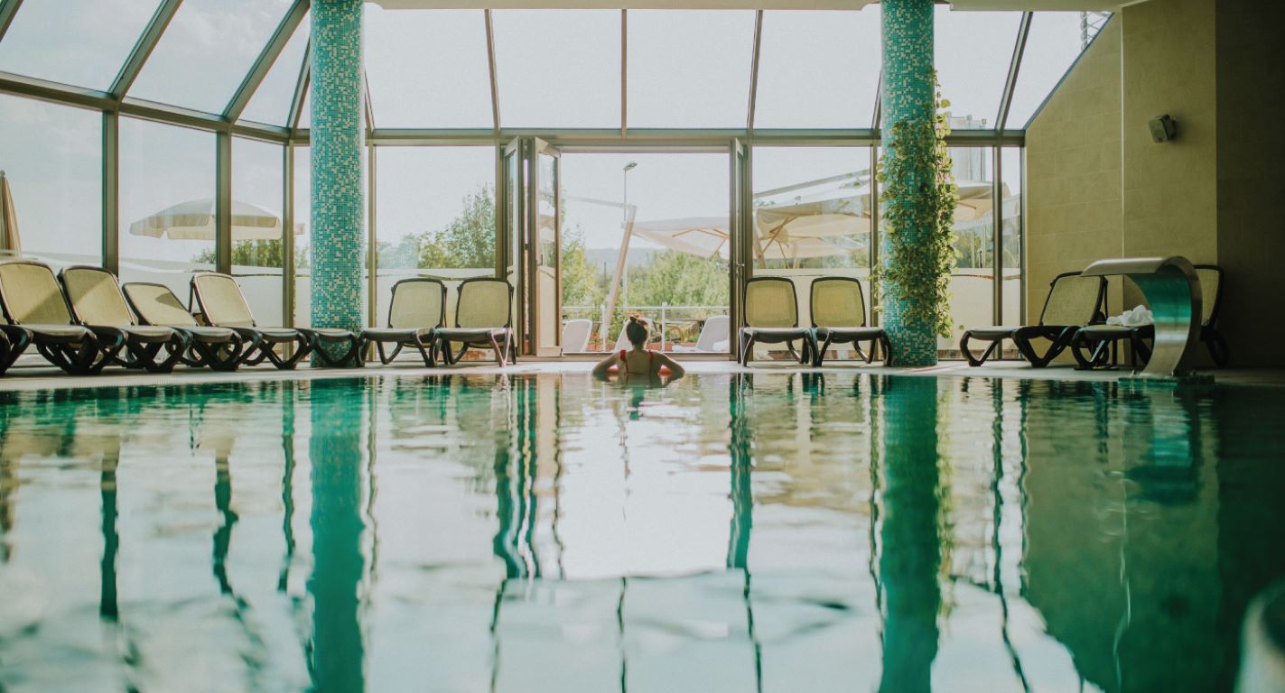 Premier Aqua Hotel-Unutrasnji bazen.jpg