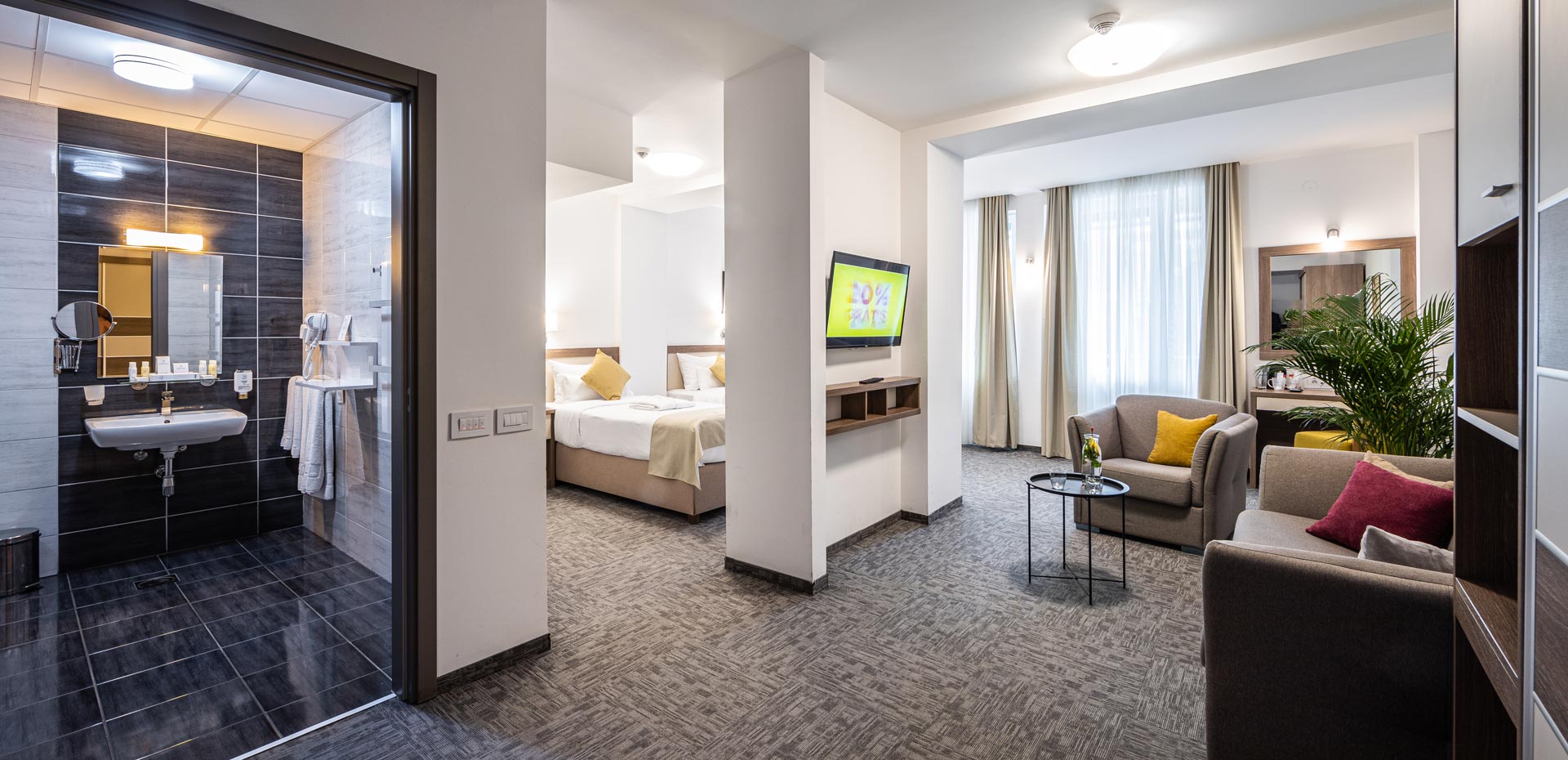 Fontana Hotel-Studio.jpg