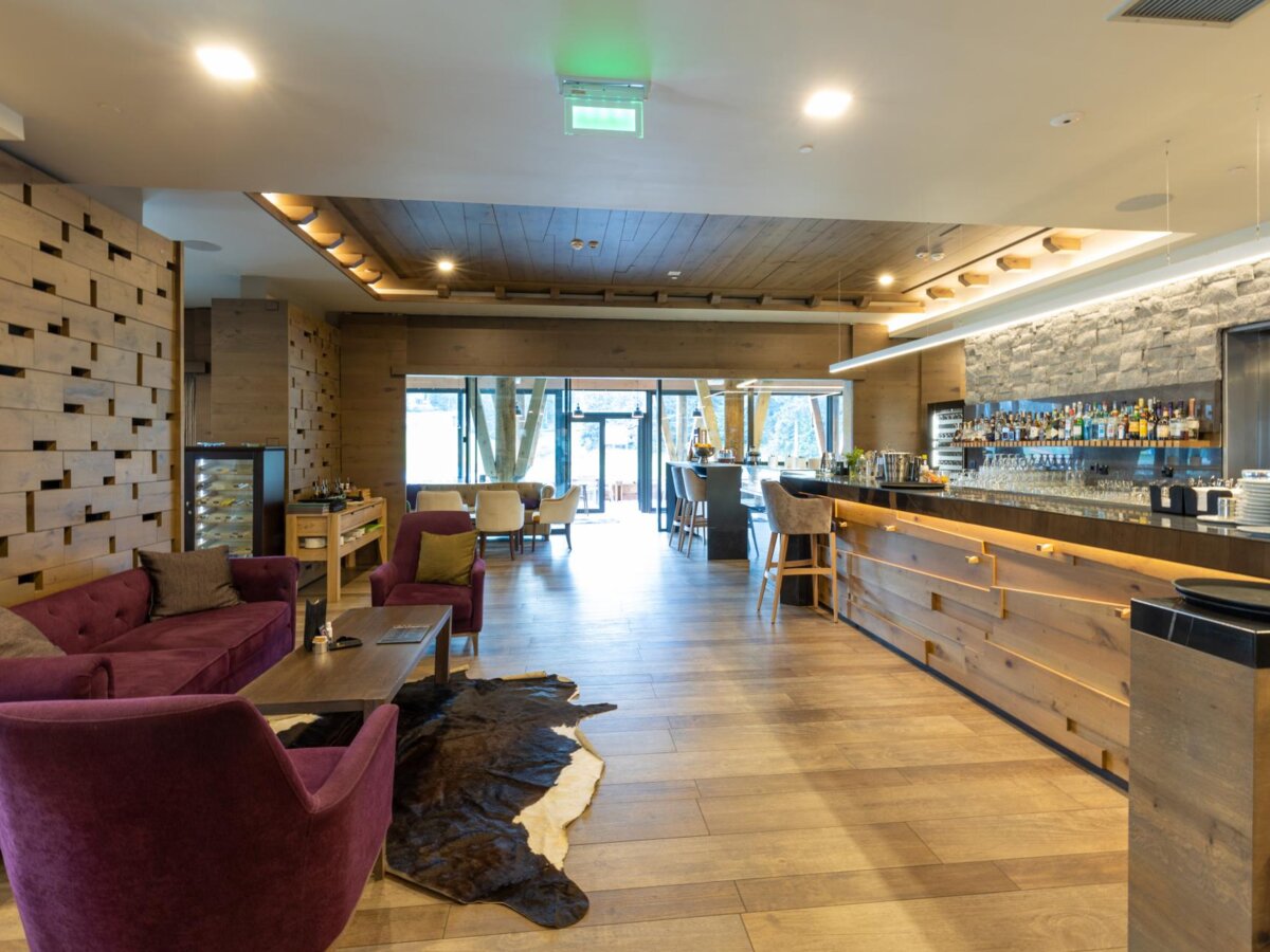 Gorski Hotel & Spa-Lobby bar.jpg