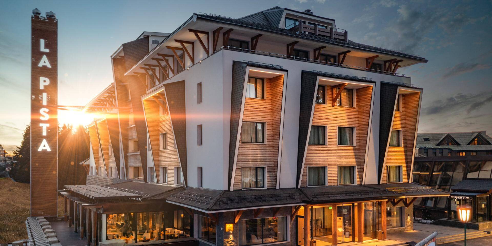 Gorski Hotel & Spa-Zgrada hotela.jpg