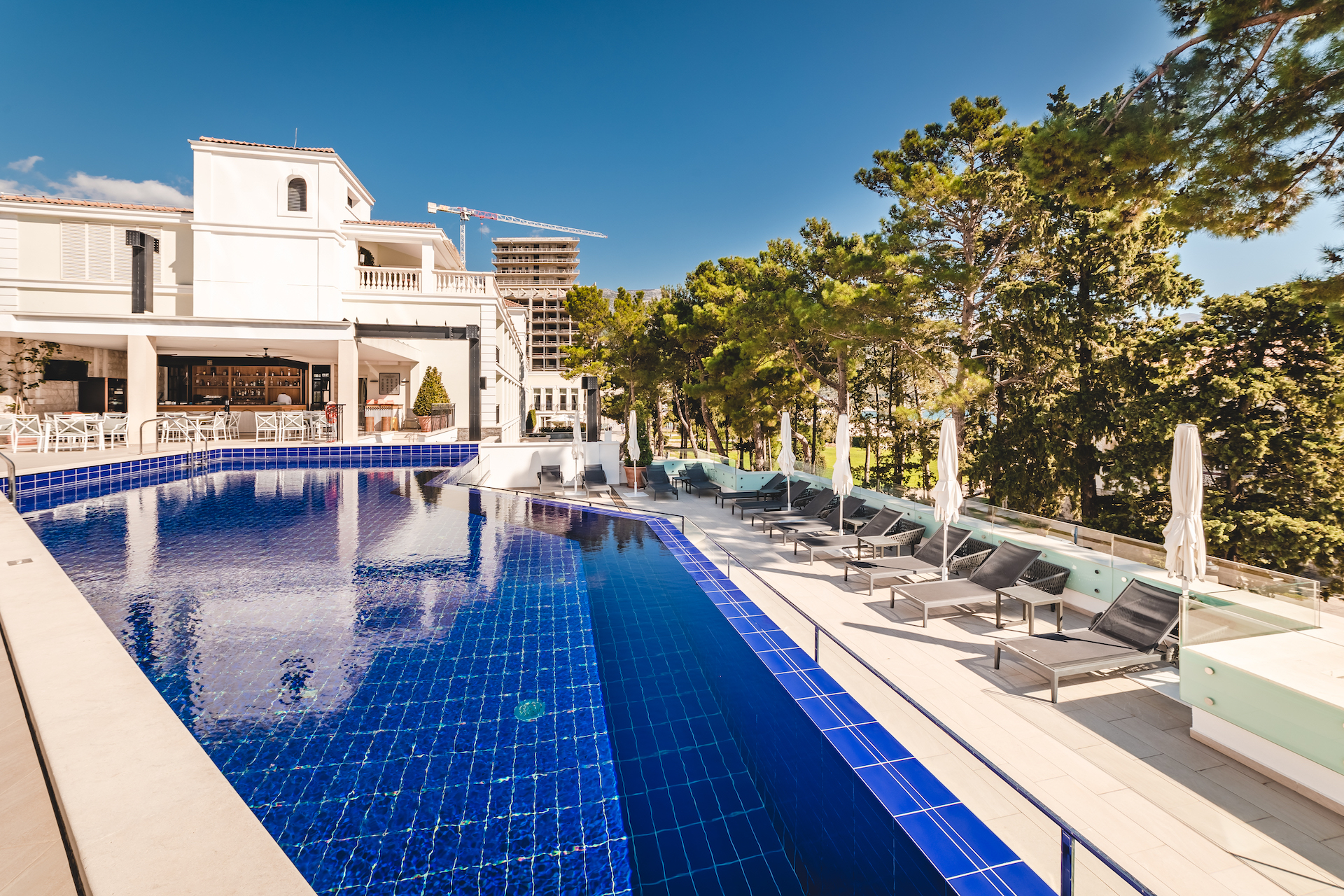 Budva Hotel-Bazen.jpg